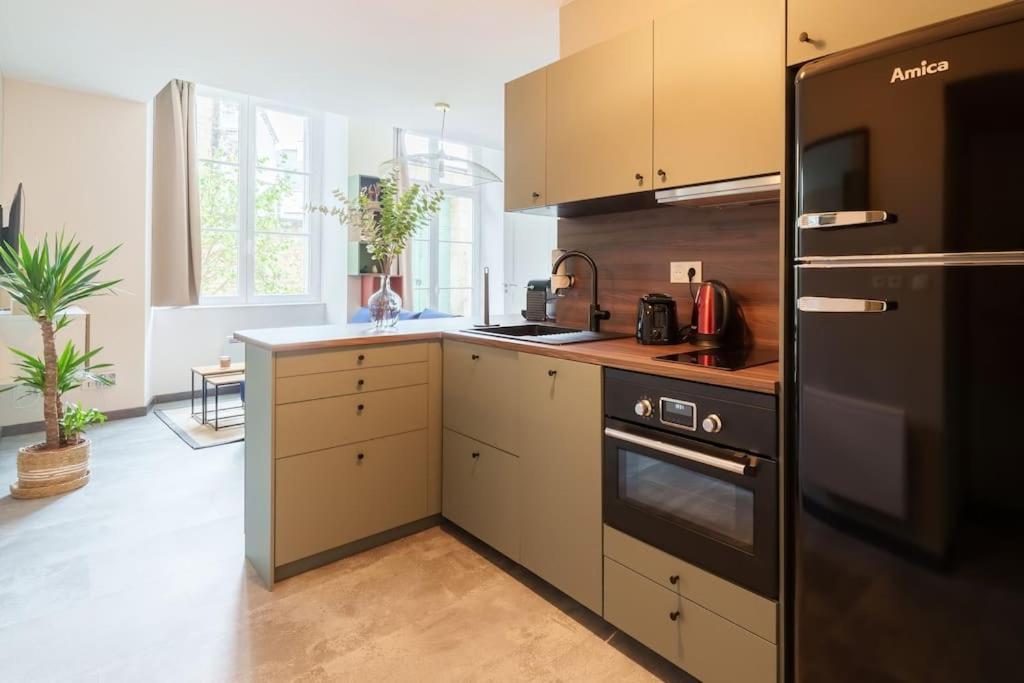 Appartement Lumineux Avec Cour Chaumont  Exteriör bild