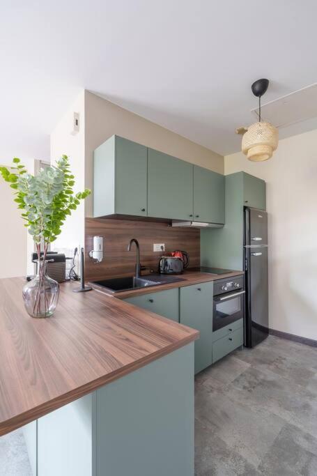 Appartement Lumineux Avec Cour Chaumont  Exteriör bild